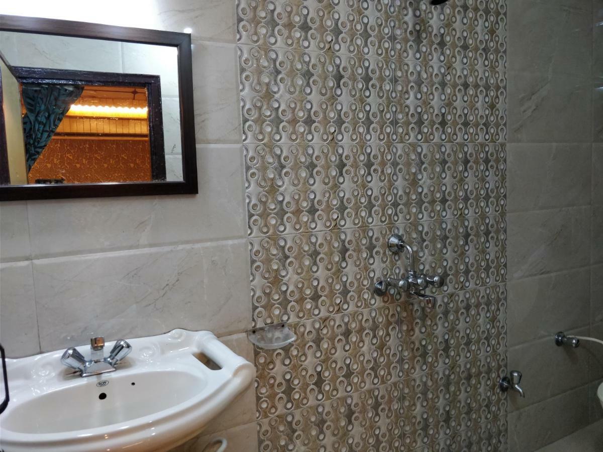 Maharaja Hotel ナイニタール エクステリア 写真