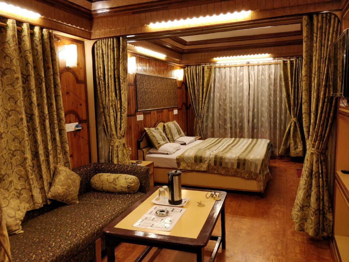 Maharaja Hotel ナイニタール エクステリア 写真